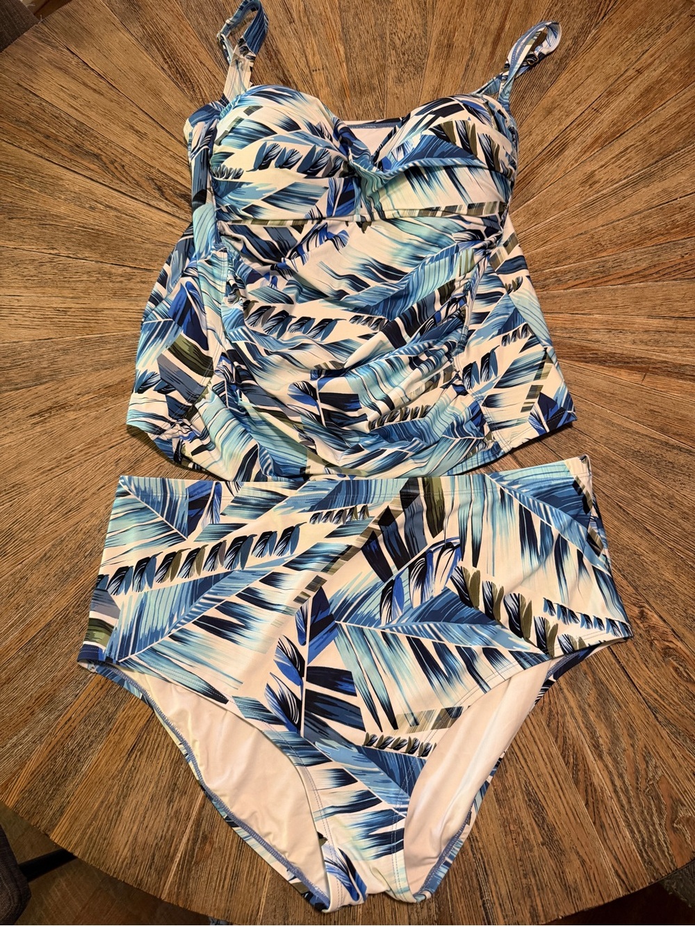 La Blanca size 20W swimsuit 2 piece Tankini blue tropics print full coverage bra